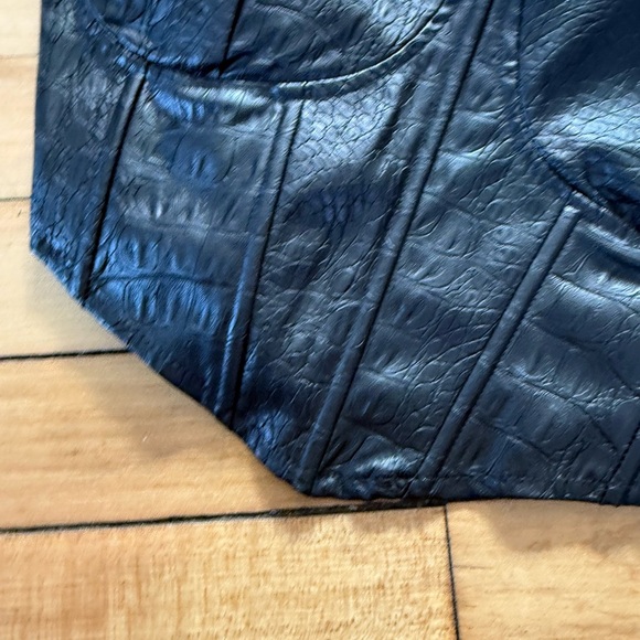 O.L.M. Black faux leather corset style crop top - Picture 4 of 6